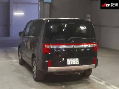Mitsubishi DELICA D5