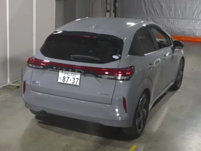 Nissan AURA