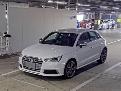 Audi S1