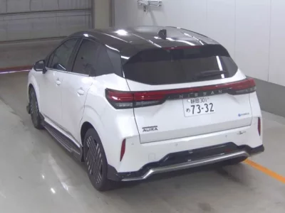 Nissan AURA