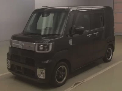 Toyota PIXIS MEGA