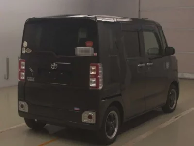Toyota PIXIS MEGA