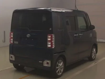 Toyota PIXIS MEGA