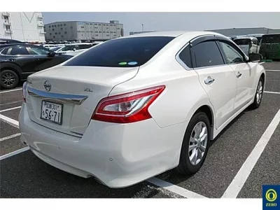 Nissan TEANA