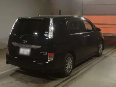 Toyota ISIS