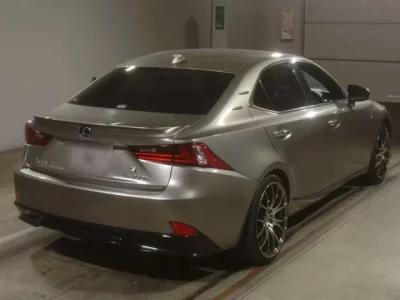 Lexus IS