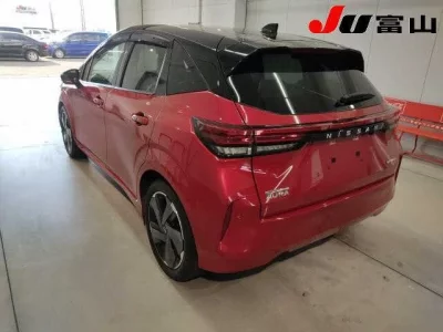Nissan AURA