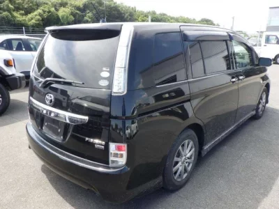 Toyota ISIS