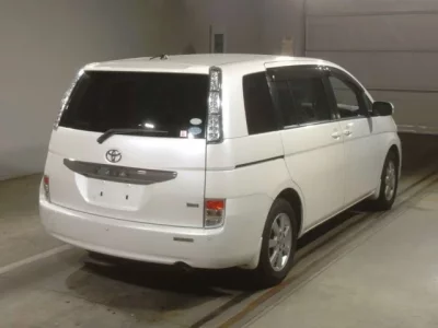 Toyota ISIS