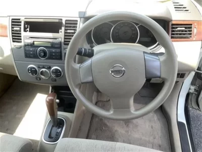 Nissan TIIDA LATIO
