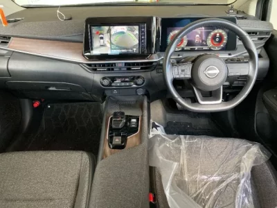Nissan AURA