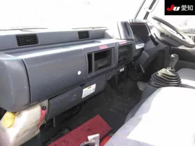 Nissan TRUCK