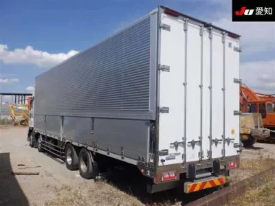 Isuzu TRUCK