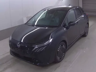 Nissan AURA