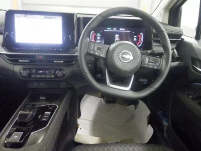 Nissan AURA