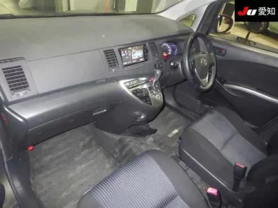 Toyota ISIS