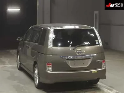 Toyota ISIS