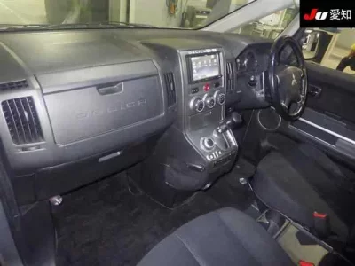 Mitsubishi DELICA D5