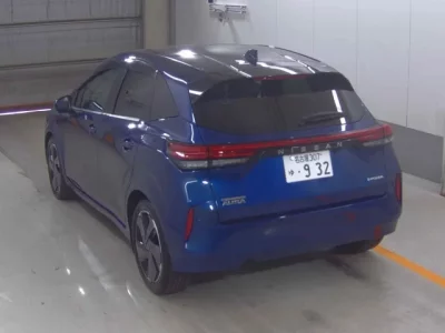 Nissan AURA