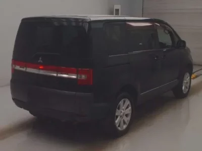Mitsubishi DELICA D5