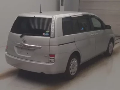Toyota ISIS
