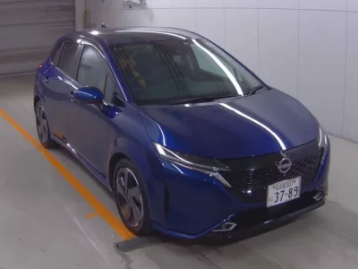 Nissan AURA