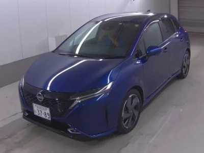 Nissan AURA