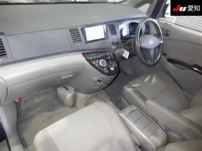 Toyota ISIS
