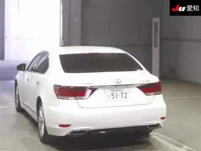 Lexus LS