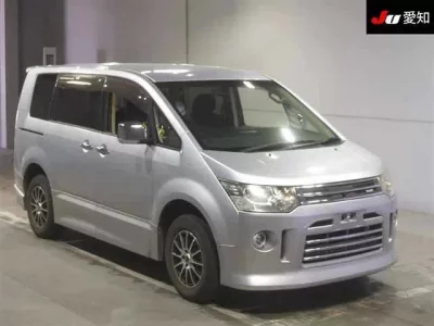 Mitsubishi DELICA D5