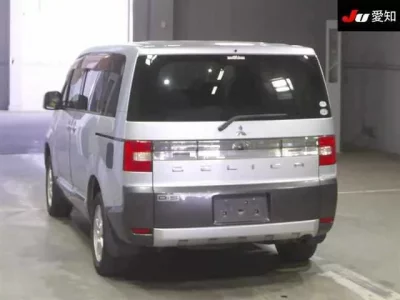 Mitsubishi DELICA D5