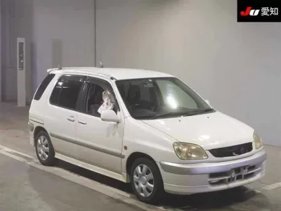 Toyota RAUM