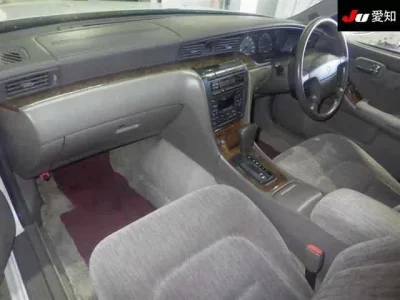Nissan LAUREL