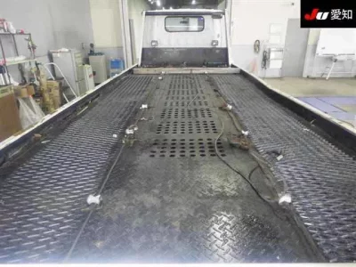 Nissan TRUCK