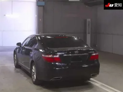 Lexus LS