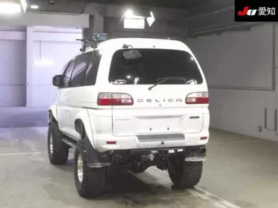 Mitsubishi DELICA