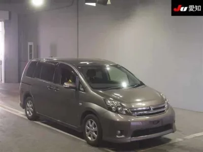 Toyota ISIS