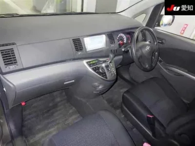 Toyota ISIS