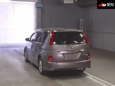 Toyota ISIS