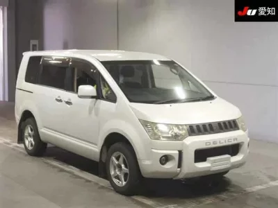 Mitsubishi DELICA D5