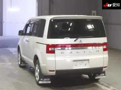 Mitsubishi DELICA D5