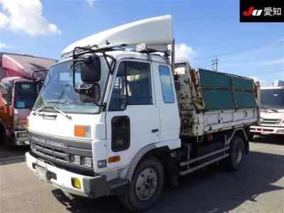 Nissan TRUCK