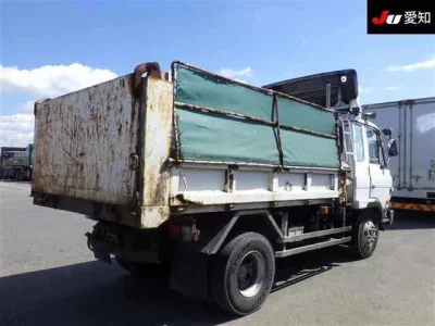 Nissan TRUCK