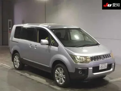Mitsubishi DELICA D5