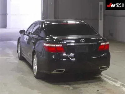 Lexus LS