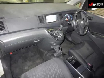 Toyota ISIS