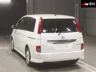 Toyota ISIS