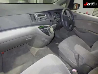 Toyota ISIS
