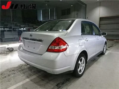 Nissan TIIDA LATIO
