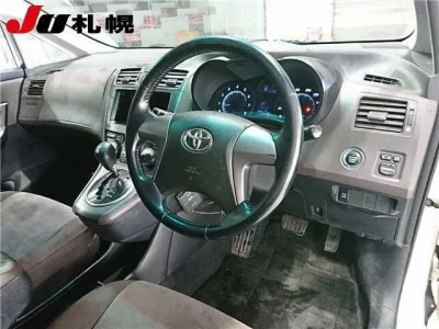 Toyota MARK X ZIO